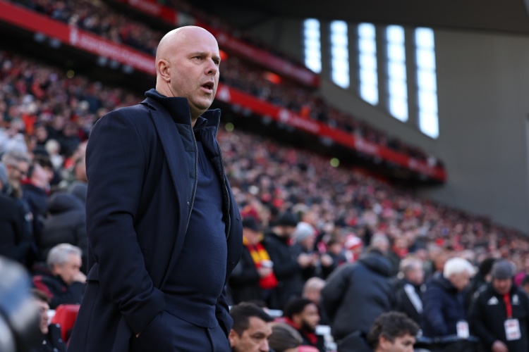 爱体育-卡拉格谈斯洛特遭批：一些球迷自带优越感；球队阵容构成并不合理